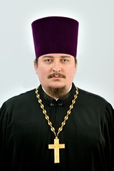 Священник Виктор Копырин